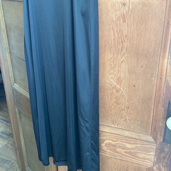Vintage Vassarette Lingerie/Slip in black. Adjustable straps. Sz 36. - Picture 5 of 7